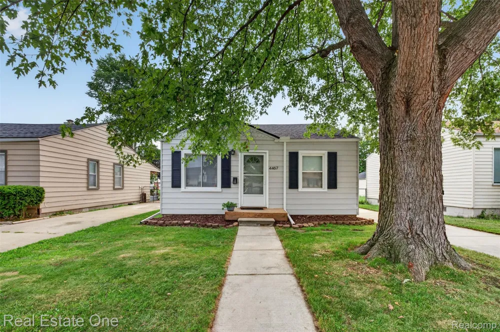 4467 16TH STREET Wyandotte City, MI 48192