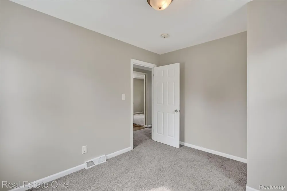 4467 16TH STREET Wyandotte City, MI 48192