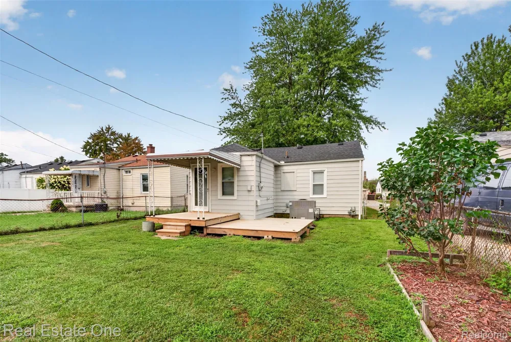 4467 16TH STREET Wyandotte City, MI 48192