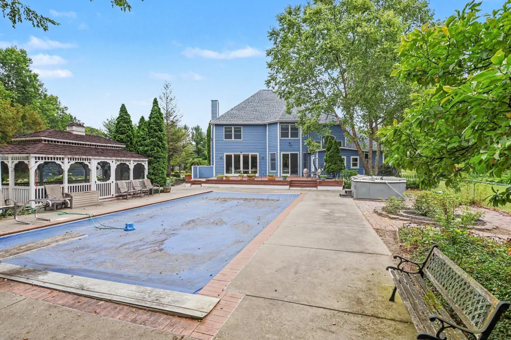 5240 Stockbridge Court Royalton Township, MI 49085