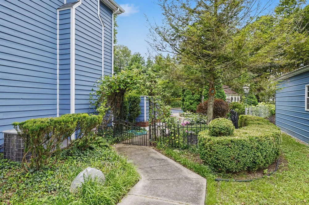 5240 Stockbridge Court Royalton Township, MI 49085