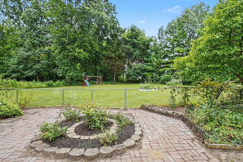 5240 Stockbridge Court Royalton Township, MI 49085