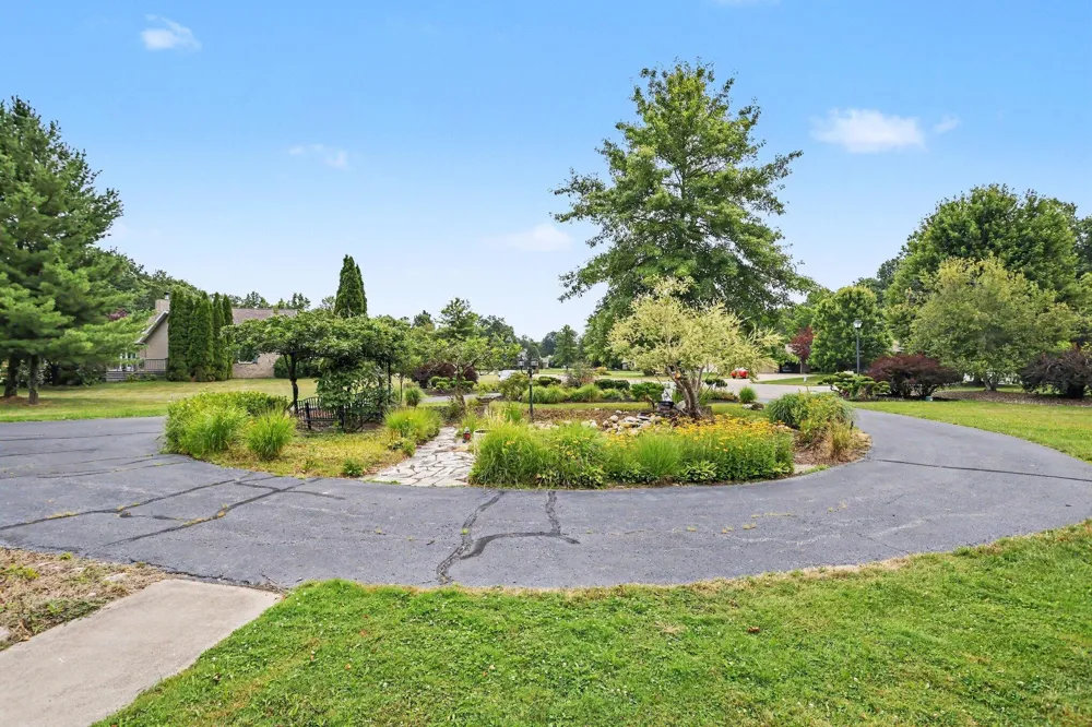 5240 Stockbridge Court Royalton Township, MI 49085