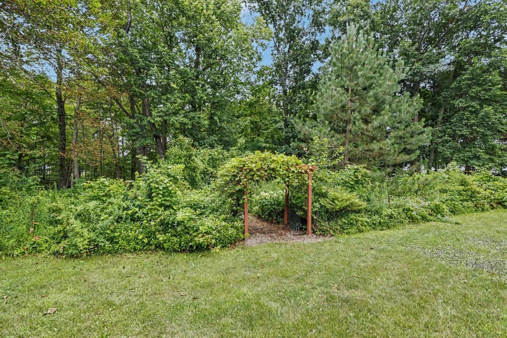 5240 Stockbridge Court Royalton Township, MI 49085