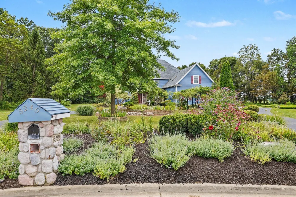 5240 Stockbridge Court Royalton Township, MI 49085