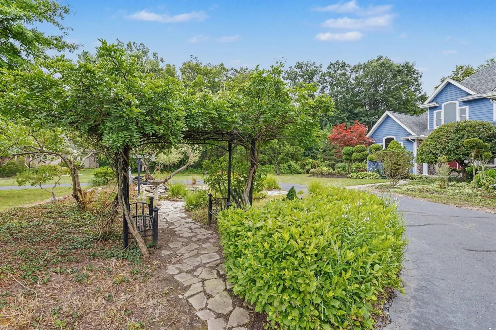 5240 Stockbridge Court Royalton Township, MI 49085