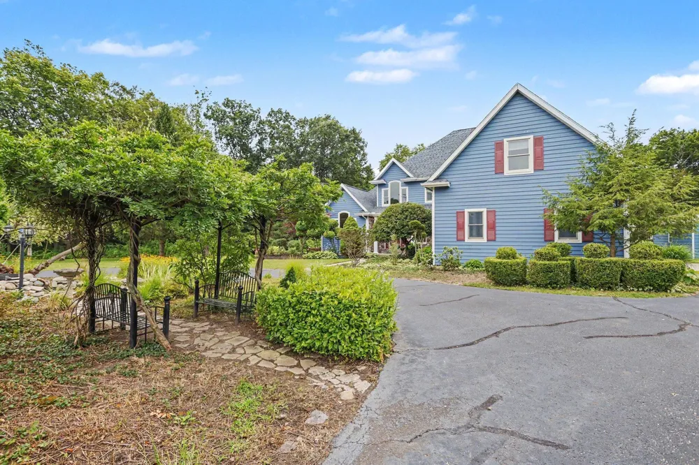5240 Stockbridge Court Royalton Township, MI 49085