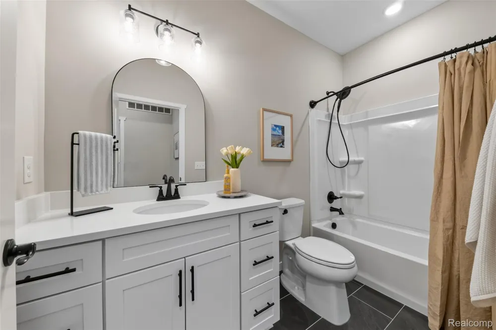 2169 Dabate Drive Marion Township, MI 48843
