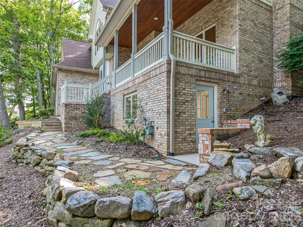 105 Galloway Drive Asheville, NC 28803