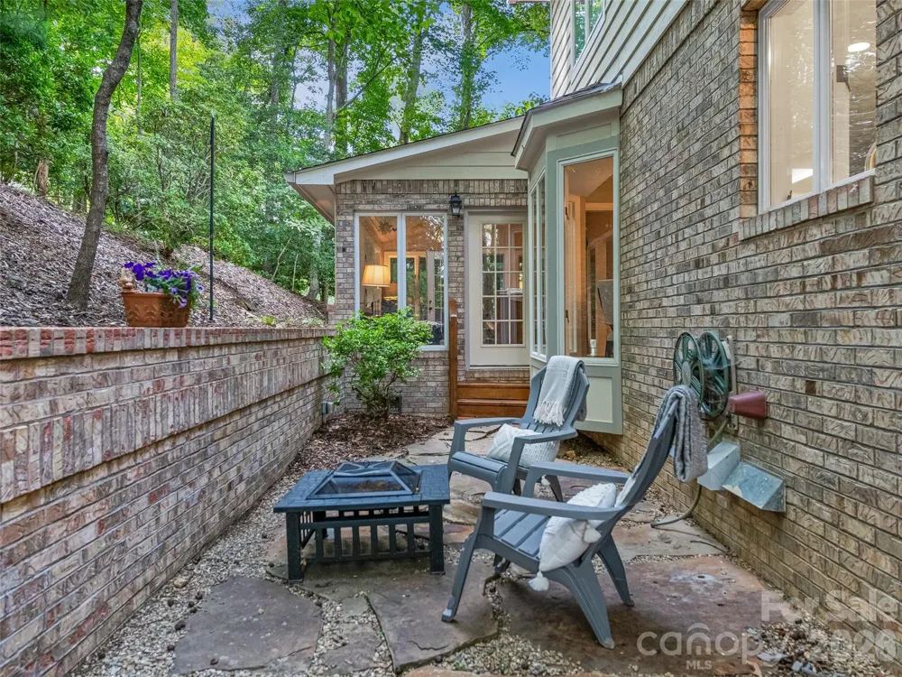 105 Galloway Drive Asheville, NC 28803