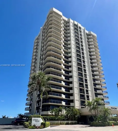 108 Lakeshore Dr #338