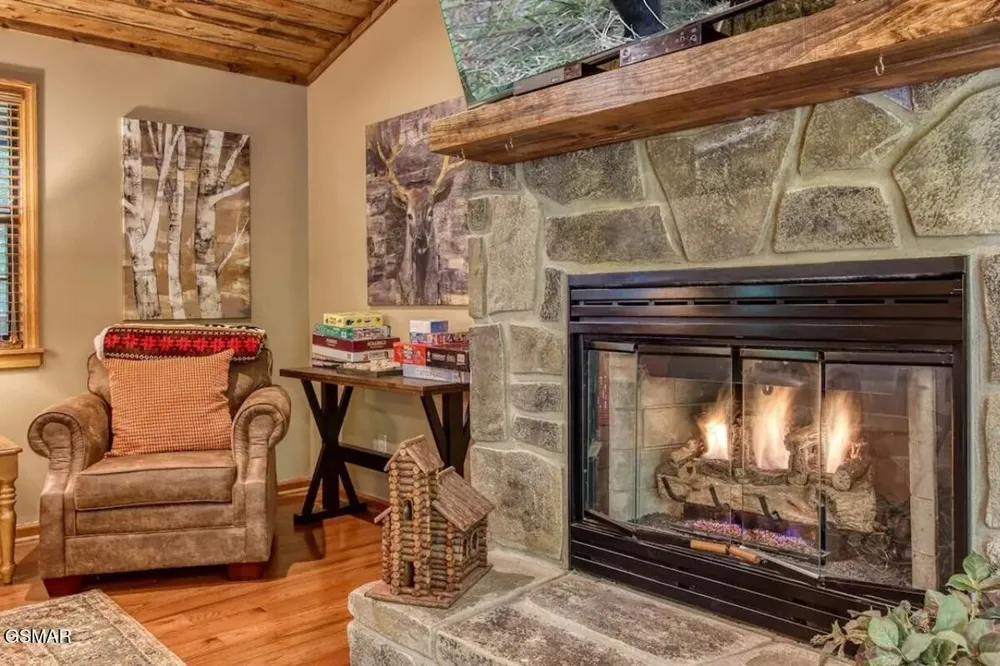 503 Eagle Trail Gatlinburg, TN 37738