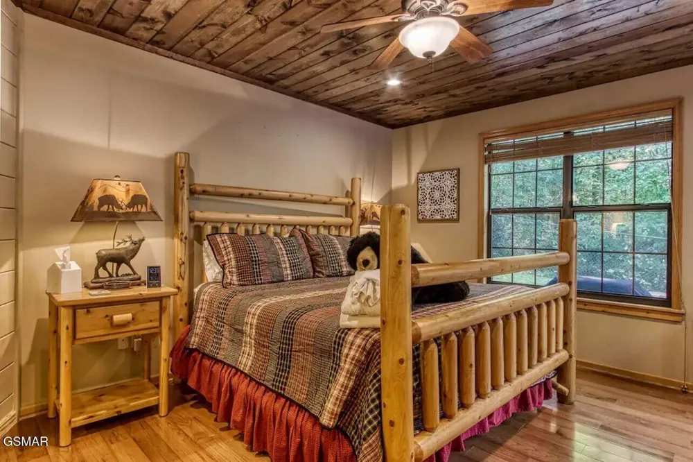 503 Eagle Trail Gatlinburg, TN 37738