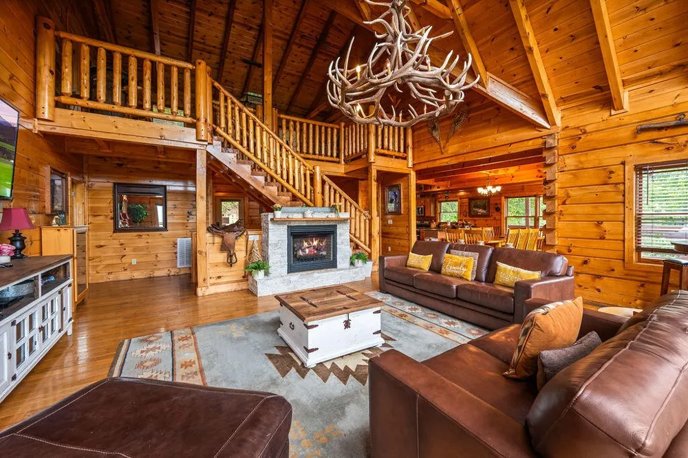 725 Big Bear Ridge Road Gatlinburg, TN 37738