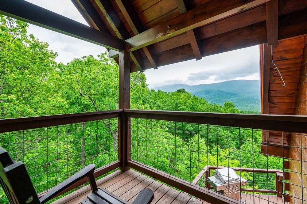 725 Big Bear Ridge Road Gatlinburg, TN 37738