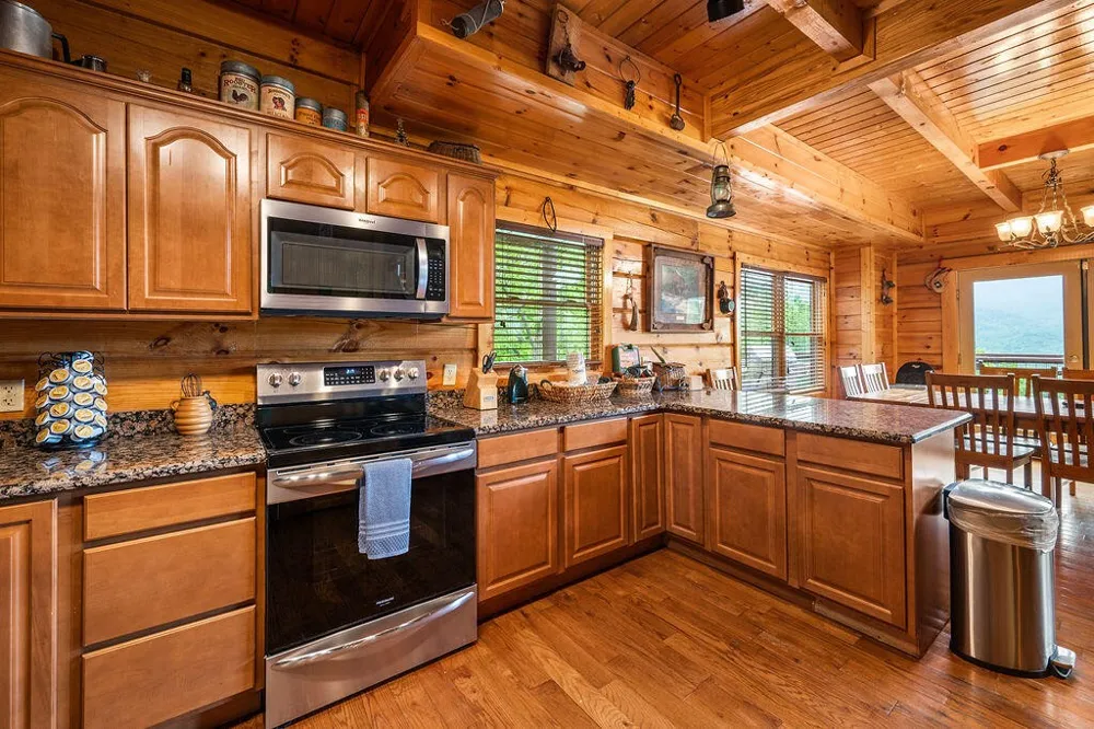 725 Big Bear Ridge Road Gatlinburg, TN 37738