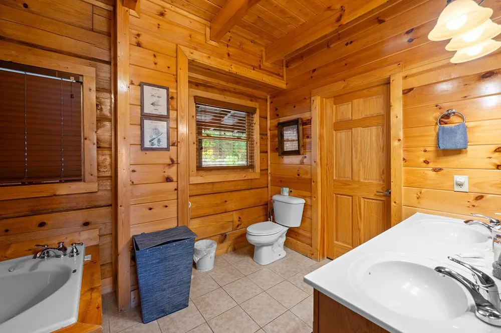 725 Big Bear Ridge Road Gatlinburg, TN 37738