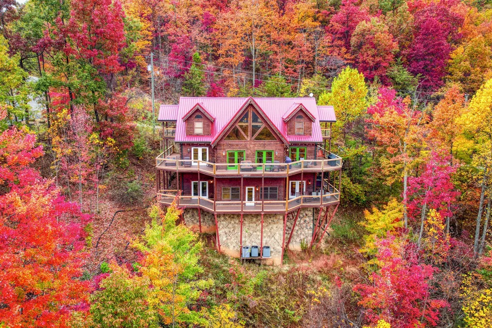 725 Big Bear Ridge Road Gatlinburg, TN 37738
