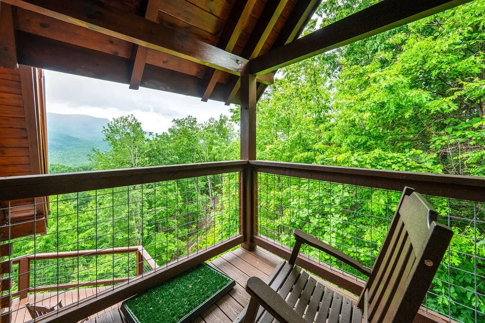 725 Big Bear Ridge Road Gatlinburg, TN 37738