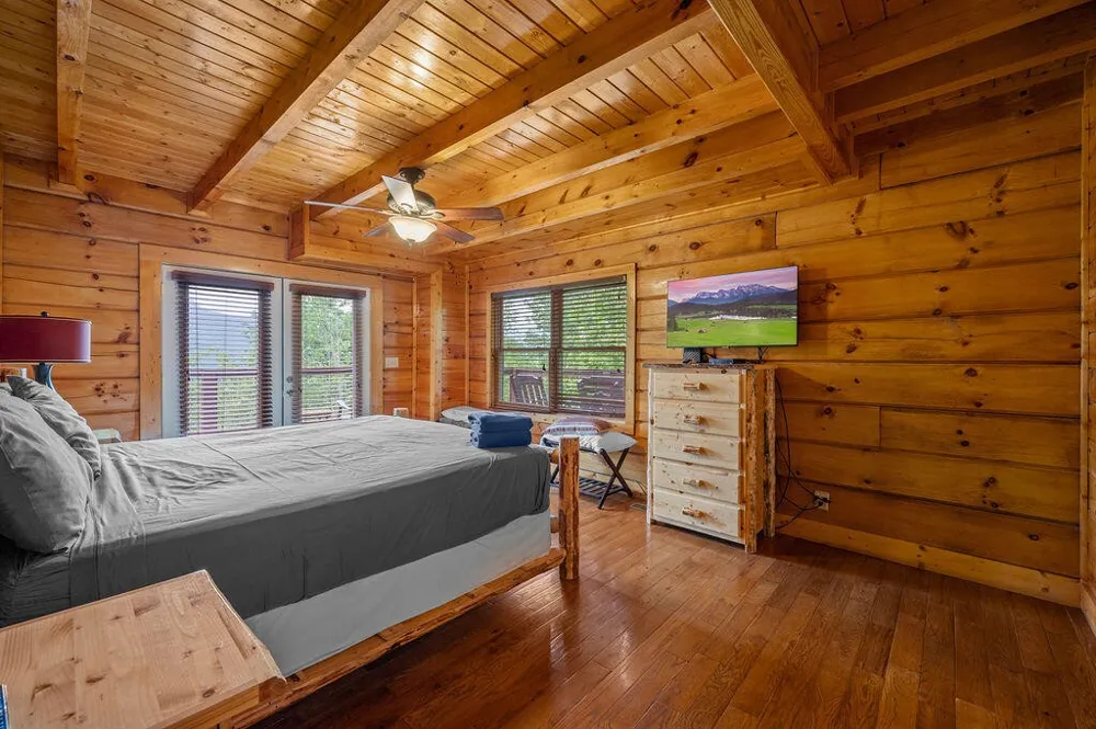 725 Big Bear Ridge Road Gatlinburg, TN 37738