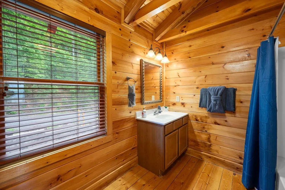 725 Big Bear Ridge Road Gatlinburg, TN 37738