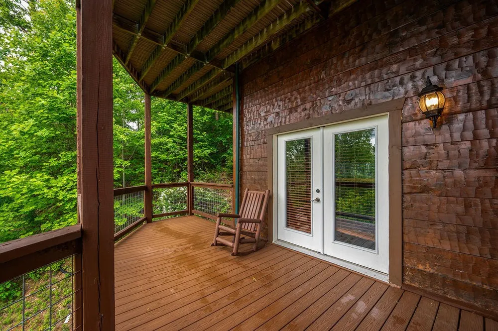 725 Big Bear Ridge Road Gatlinburg, TN 37738
