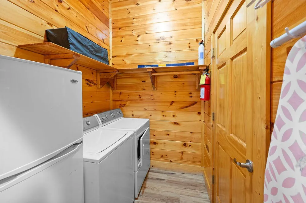 725 Big Bear Ridge Road Gatlinburg, TN 37738