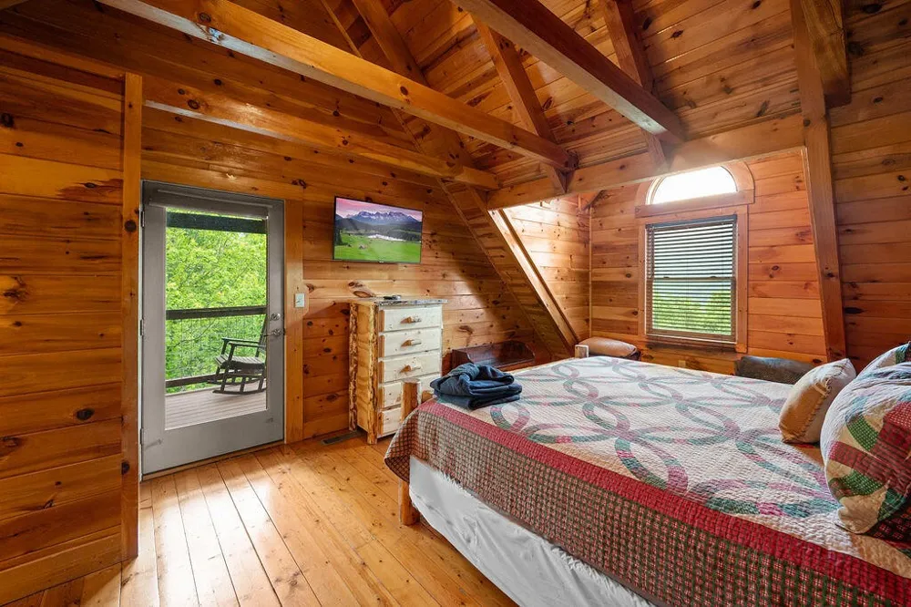 725 Big Bear Ridge Road Gatlinburg, TN 37738