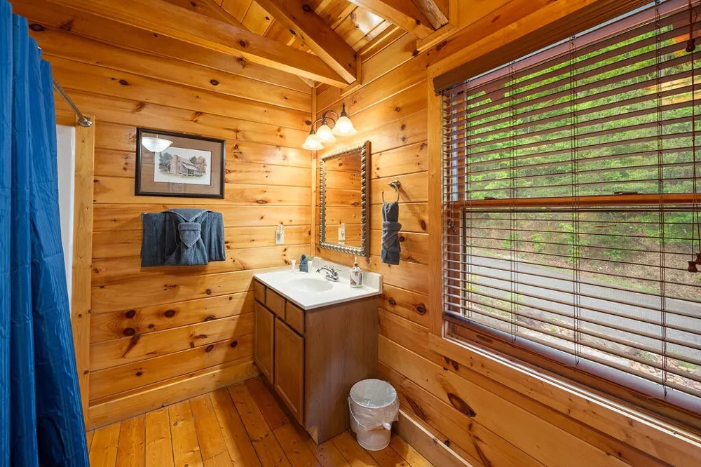 725 Big Bear Ridge Road Gatlinburg, TN 37738
