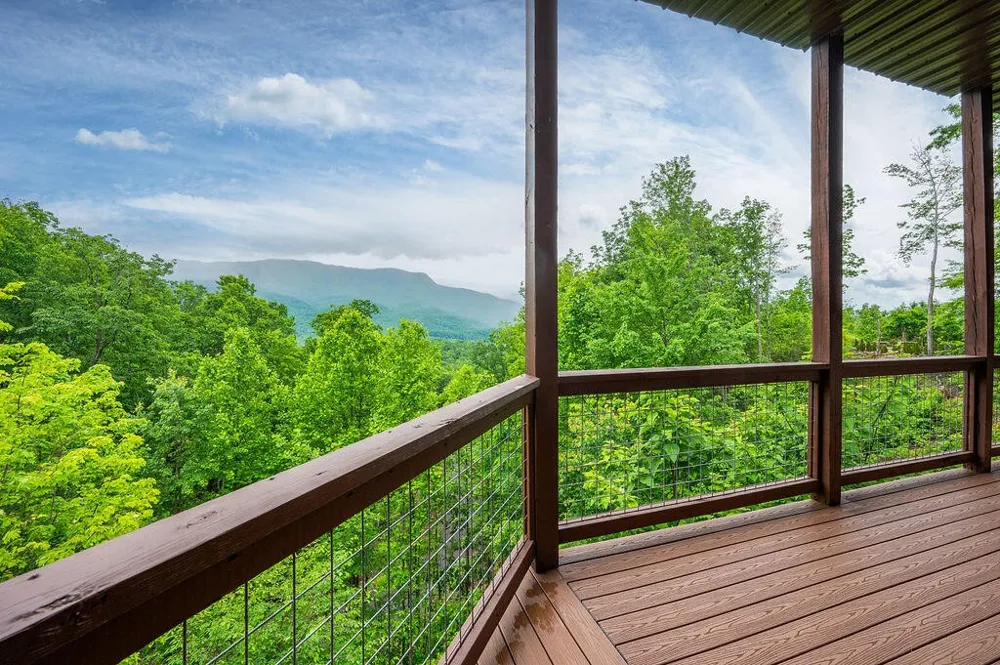 725 Big Bear Ridge Road Gatlinburg, TN 37738
