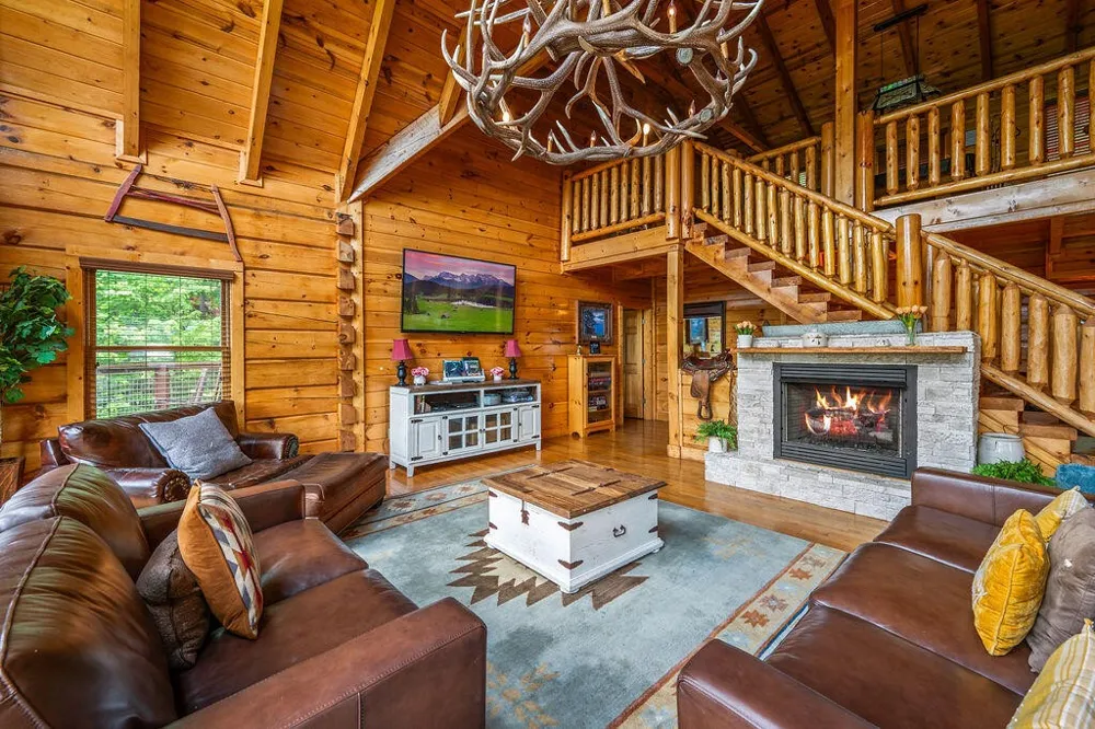725 Big Bear Ridge Road Gatlinburg, TN 37738