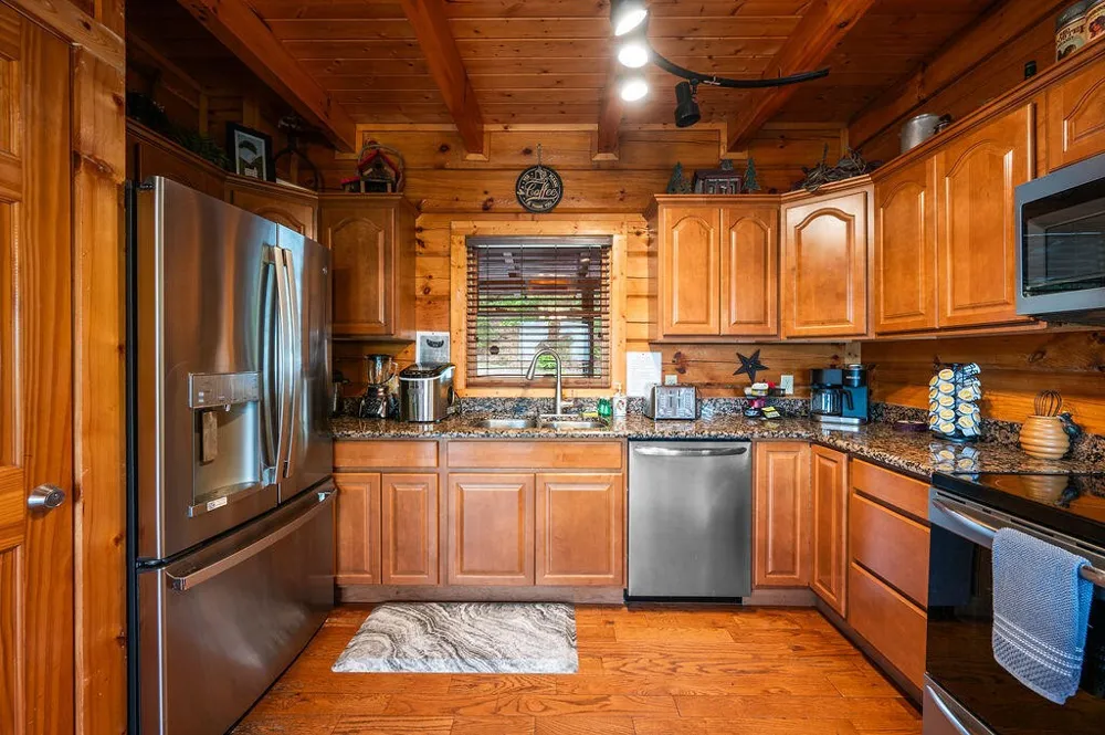 725 Big Bear Ridge Road Gatlinburg, TN 37738