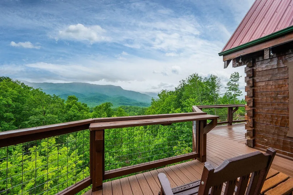 725 Big Bear Ridge Road Gatlinburg, TN 37738