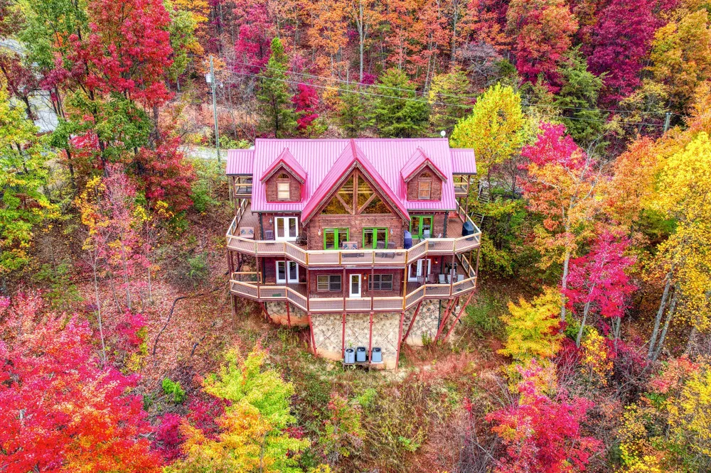 725 Big Bear Ridge Road Gatlinburg, TN 37738