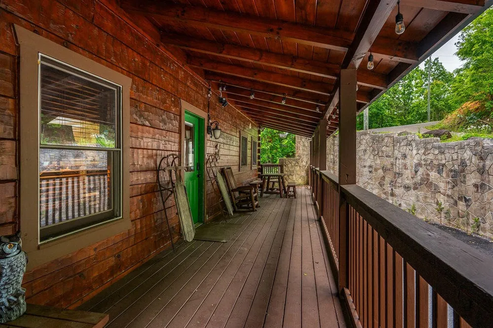 725 Big Bear Ridge Road Gatlinburg, TN 37738