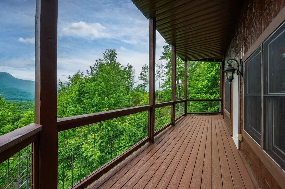 725 Big Bear Ridge Road Gatlinburg, TN 37738