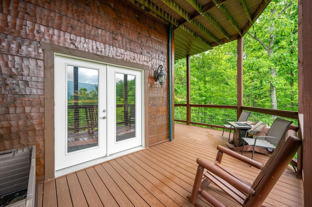 725 Big Bear Ridge Road Gatlinburg, TN 37738