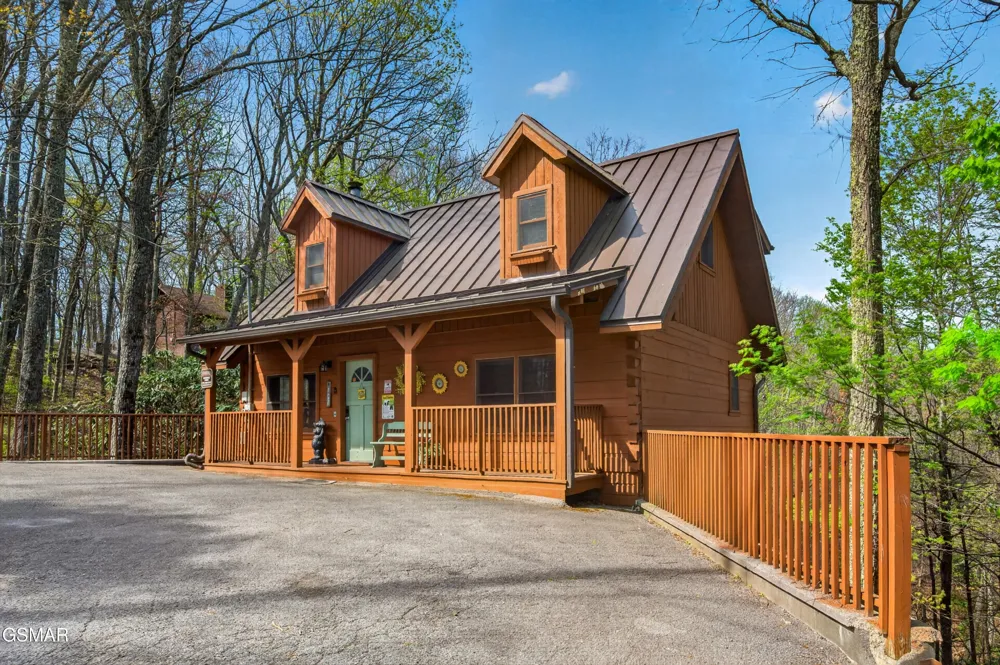 2307 Smoky Mountain Court Gatlinburg, TN 37738