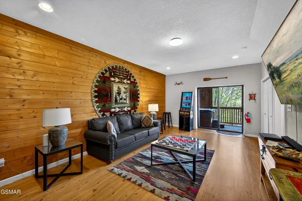2307 Smoky Mountain Court Gatlinburg, TN 37738