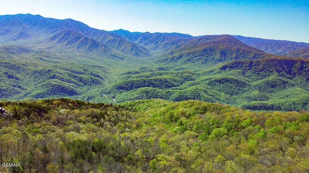 2307 Smoky Mountain Court Gatlinburg, TN 37738