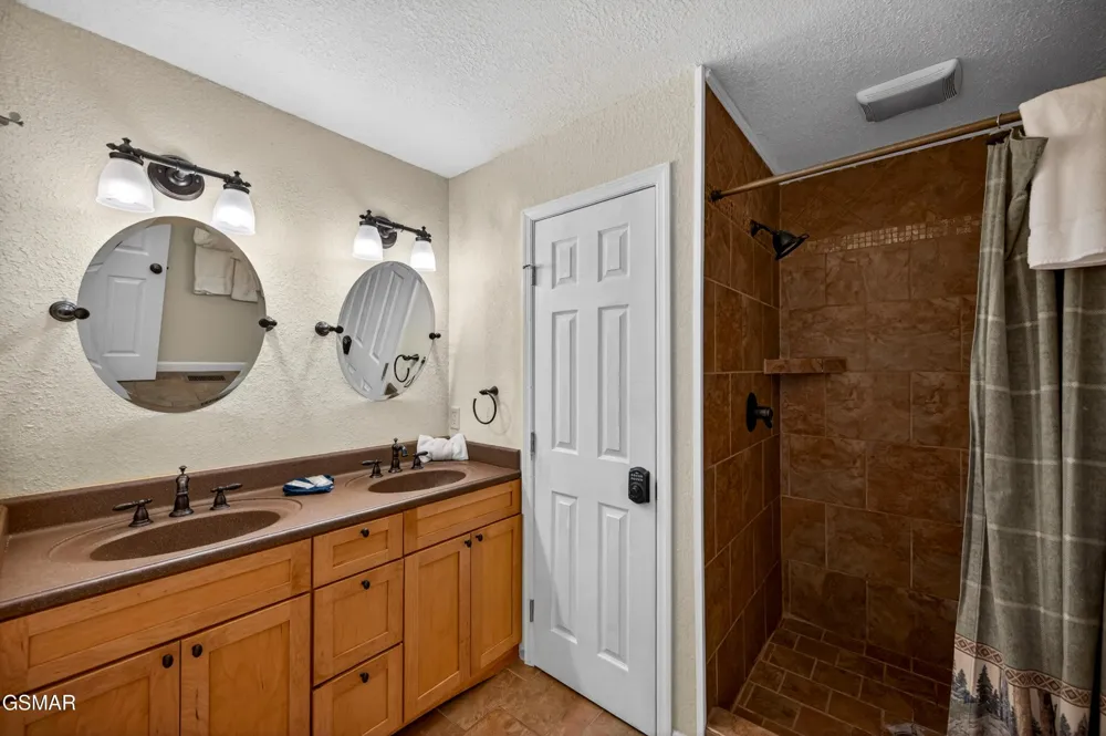 2307 Smoky Mountain Court Gatlinburg, TN 37738