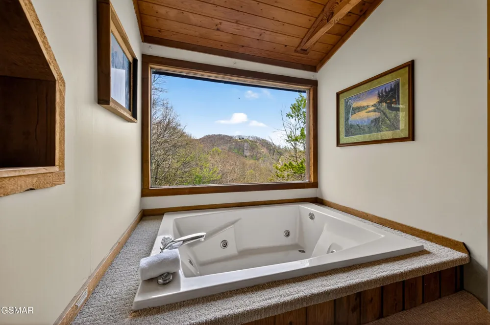 2307 Smoky Mountain Court Gatlinburg, TN 37738
