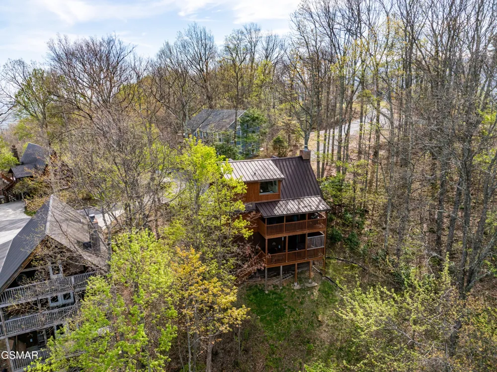 2307 Smoky Mountain Court Gatlinburg, TN 37738