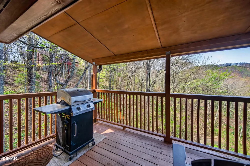 2307 Smoky Mountain Court Gatlinburg, TN 37738