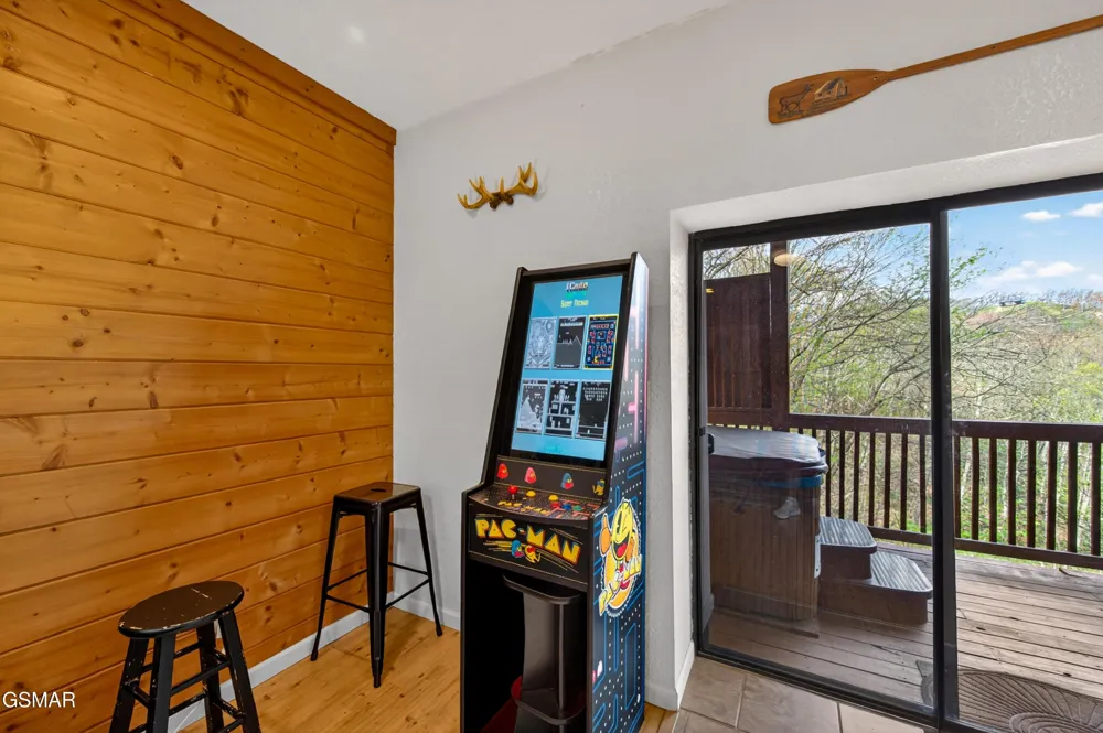 2307 Smoky Mountain Court Gatlinburg, TN 37738