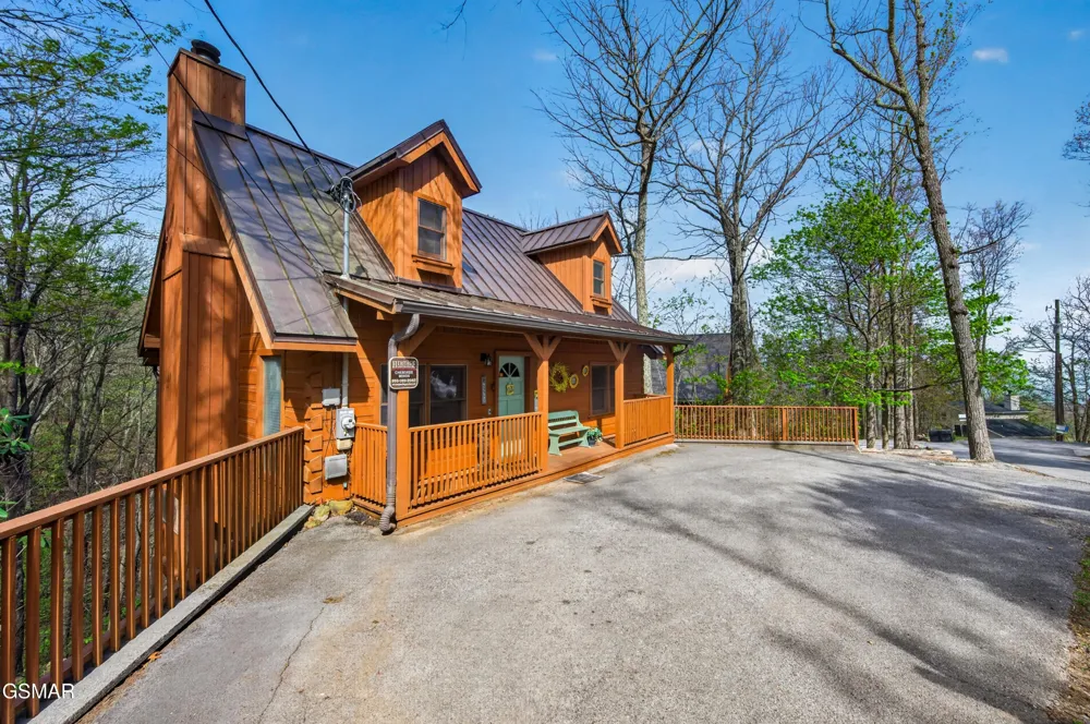 2307 Smoky Mountain Court Gatlinburg, TN 37738