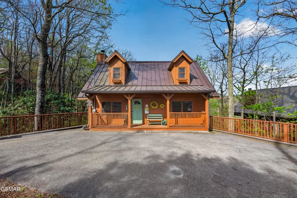 2307 Smoky Mountain Court Gatlinburg, TN 37738