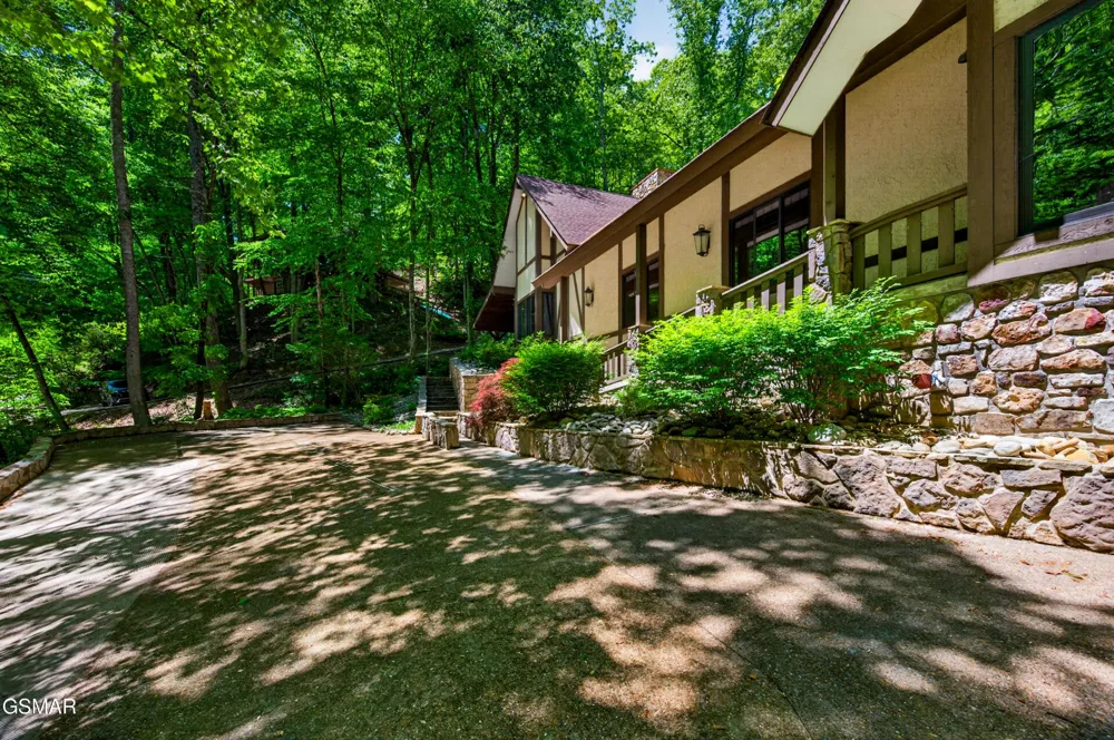 1116 Ski Mountain Road Gatlinburg, TN 37738