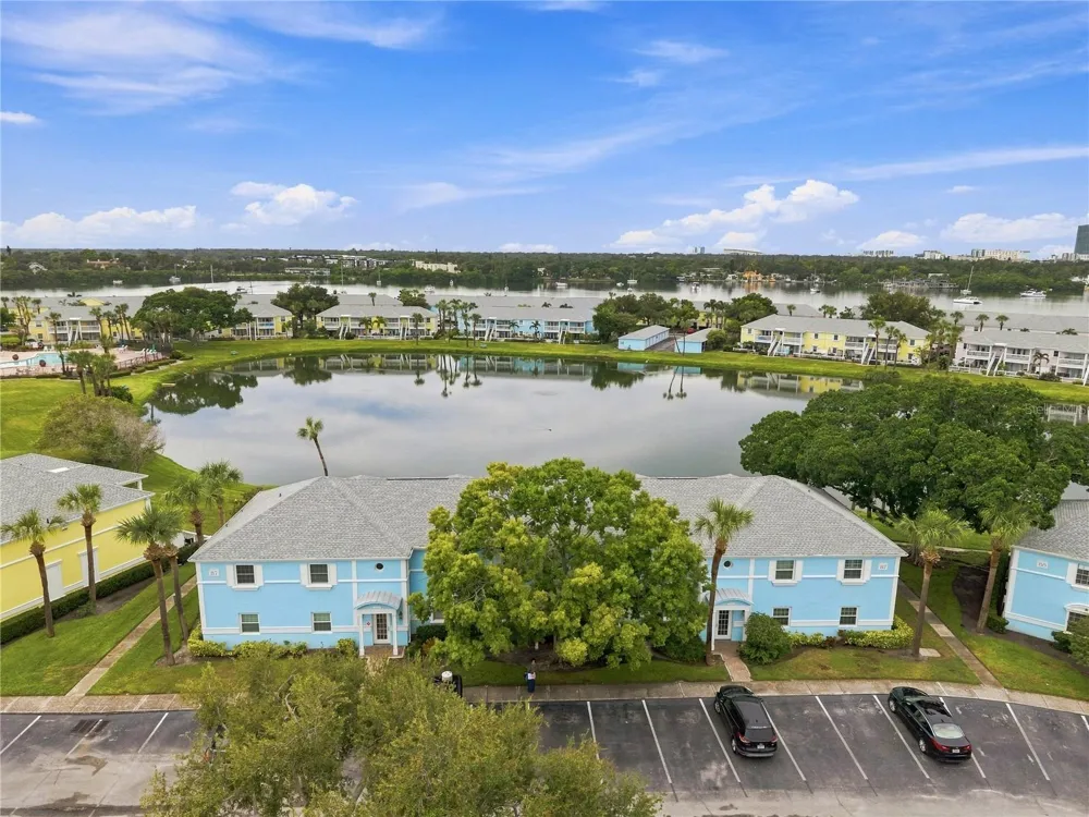 151 SEAHORSE DRIVE SE #B St Petersburg, FL 33705