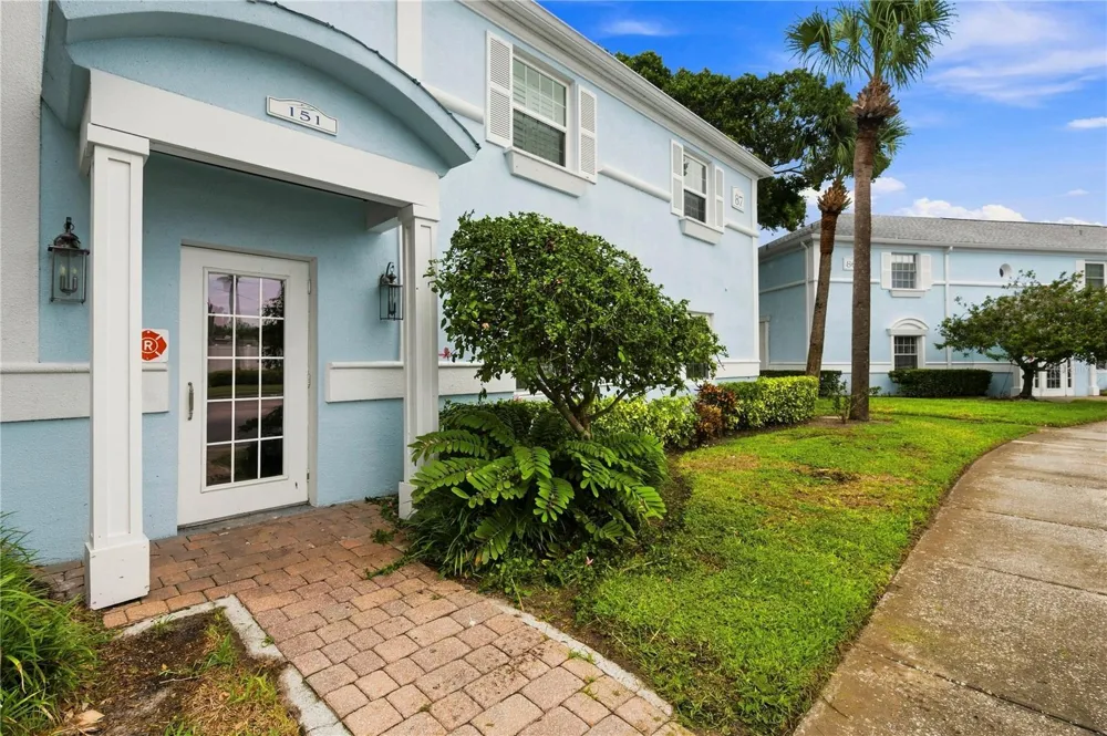 151 SEAHORSE DRIVE SE #B St Petersburg, FL 33705
